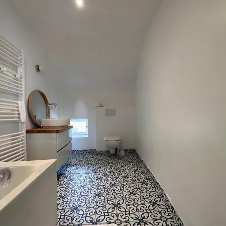 Holiday home Charmante Cure Ancienne Avec Jardin Et Wifi, Pres De Vichy - Fr-1-489-459 Jaligny