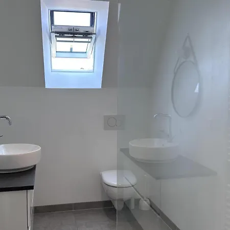 Holiday home Charmante Cure Ancienne Avec Jardin Et Wifi, Pres De Vichy - Fr-1-489-459